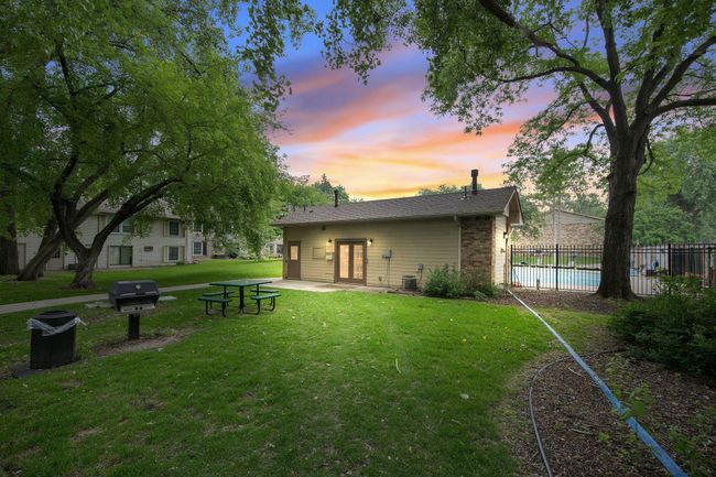APT-4 - 4584 Cedar Lake Rd S, Condo with 2 bedrooms, 1 bathrooms and null parking in Saint Louis Park MN | Image 32