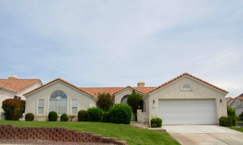 71-39 N Valley View Dr, St George, UT, 84770-5195 | Card Image