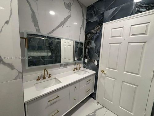 unit-105-2733 Ne 3rd Ct, Homestead, FL, 33033-7083 | Card Image