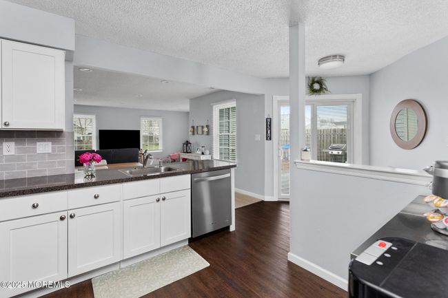 27 Schooners Sq, Condo with 2 bedrooms, 1 bathrooms and null parking in Freehold NJ | Image 11