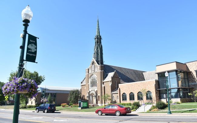 Rosemount has a great downtown area, including the beautiful Steeple Center, a great venue for events, parties, or special occasions. Just minutes from home! | Image 29