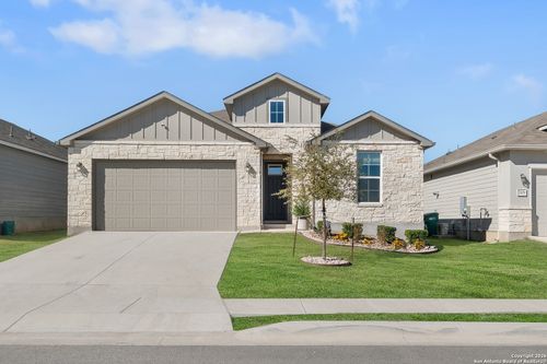 7105 Walkers Loop, San Antonio, TX, 78233-3029 | Card Image