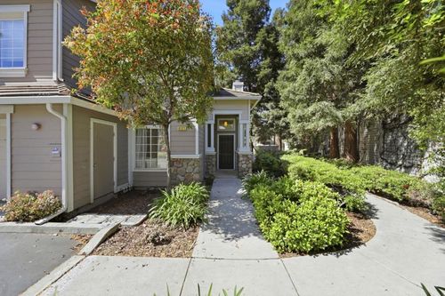 6121 Lambeck Ln, San Jose, CA, 95119-1220 | Card Image