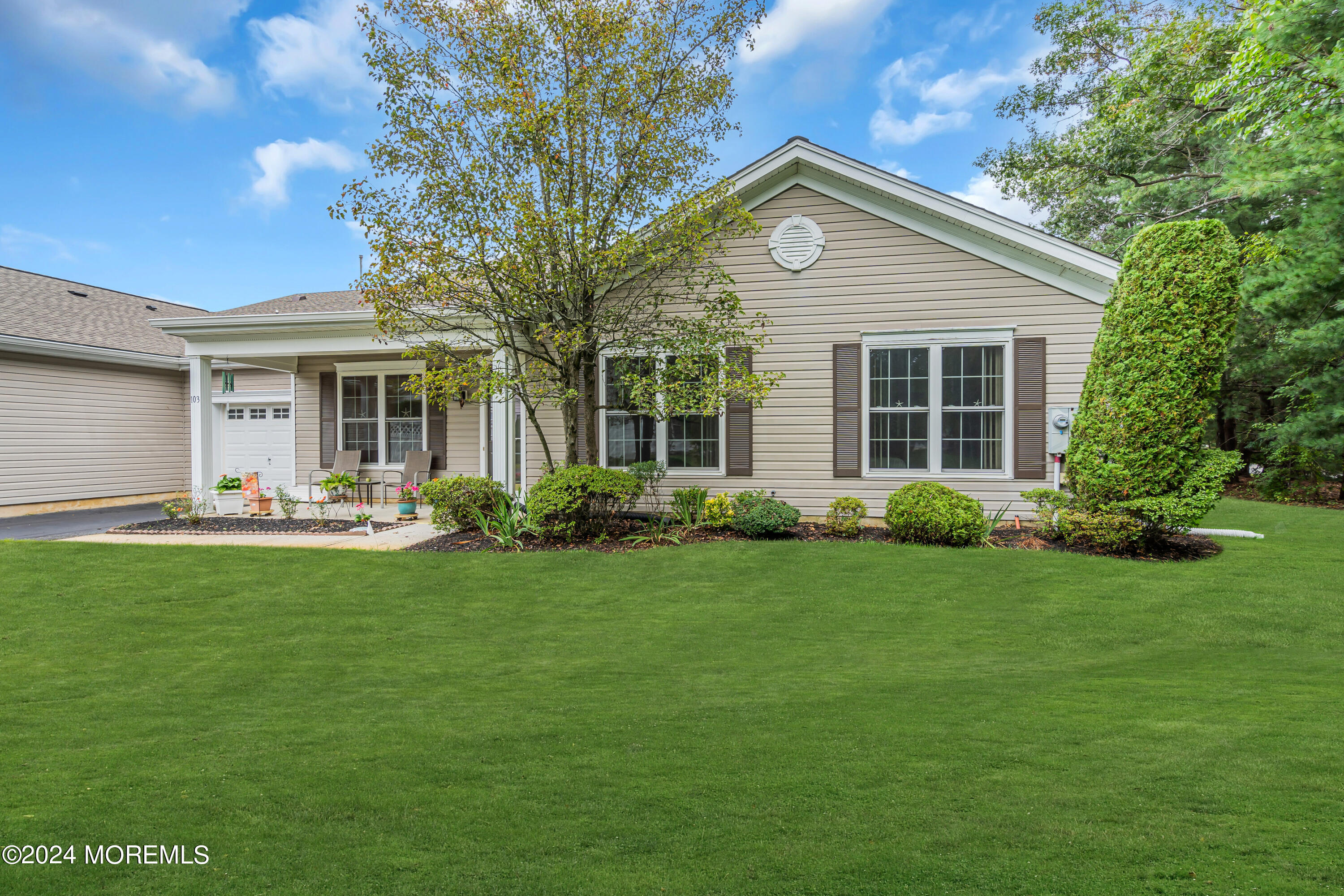 Shadowlawns Dr, Lakewood, NJ 08701