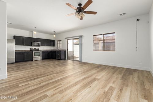 7007 W Mercer Ln, Peoria, AZ, 85345-6032 | Card Image