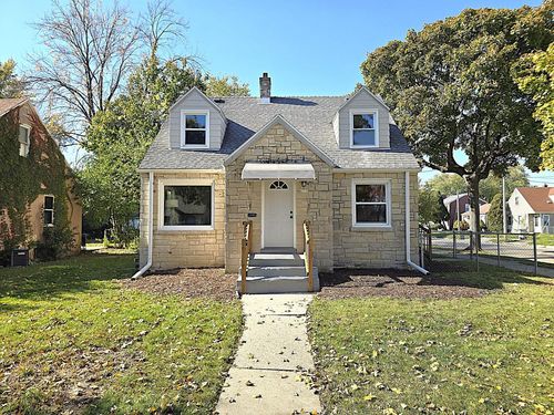 4577 N 42nd St, Milwaukee, WI, 53209-5825 | Card Image