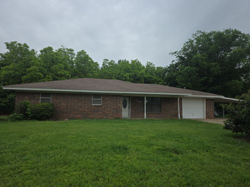 709 Lee St, Bowie, TX, 76230-3801 | Card Image