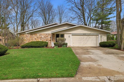 4615 S Delphine Drive, New Berlin, WI, 53151 | Card Image