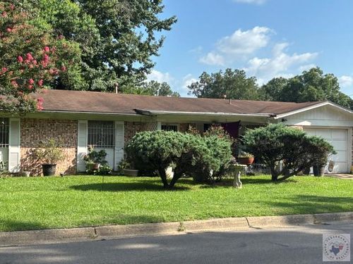 807 Westlawn Dr, Texarkana, TX, 75501-4064 | Card Image