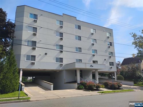 10 Orchard St, Hackensack, NJ, 07601-4830 | Card Image