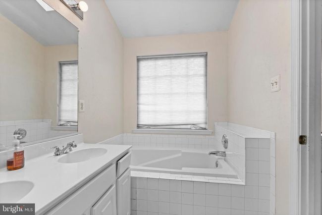 8200 Finchleigh St, Townhouse with 4 bedrooms, 4 bathrooms and null parking in LAUREL MD | Image 15