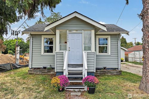 12205 44th Ave S, Tukwila, WA, 98178-3410 | Card Image