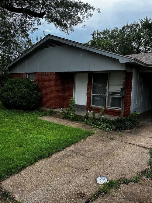 1022 Richard Dr, Garland, TX, 75040-7407 | Card Image
