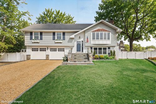 102 Soundview Dr, Stamford, CT, 06902-7113 | Card Image