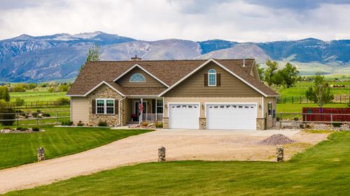 18 Sandstone Cir, Sheridan, WY, 82801-8702 | Card Image