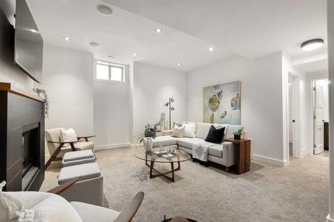 1534 38 Ave Sw, Home with 4 bedrooms, 4 bathrooms and 3 parking in Calgary AB | Image 38