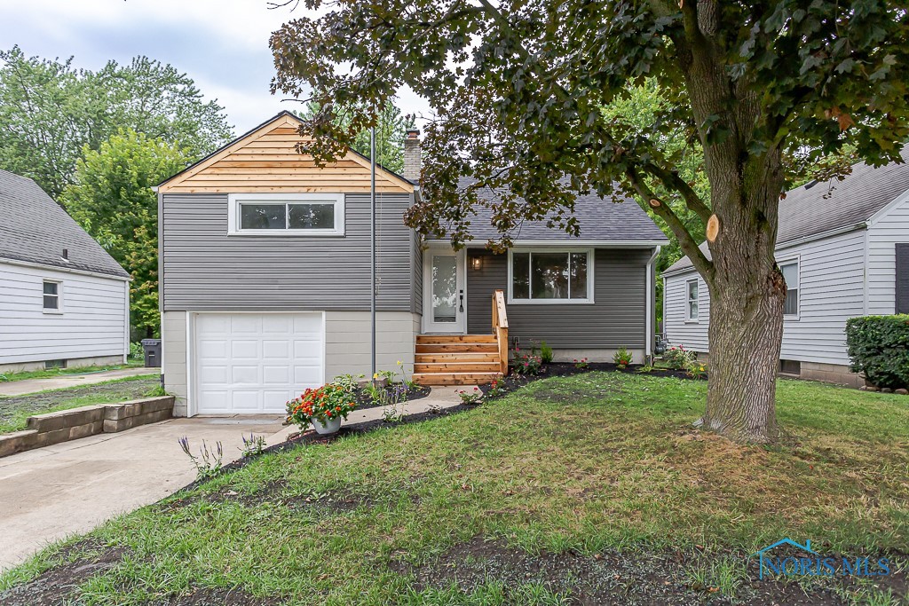 Oak Grove Pl, Toledo, OH 43613