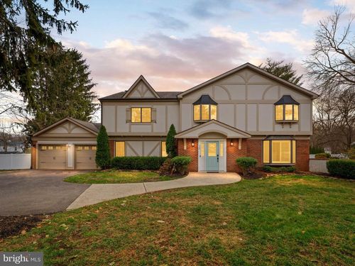 236 Carriage Hill Dr, MOORESTOWN, NJ, 08057-1302 | Card Image