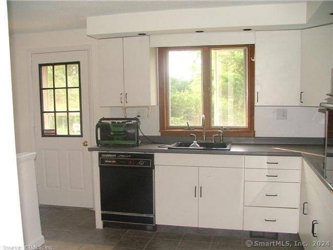 40 Gateway Rd, House other with 3 bedrooms, 1 bathrooms and 3 parking in Colchester CT | Image 7