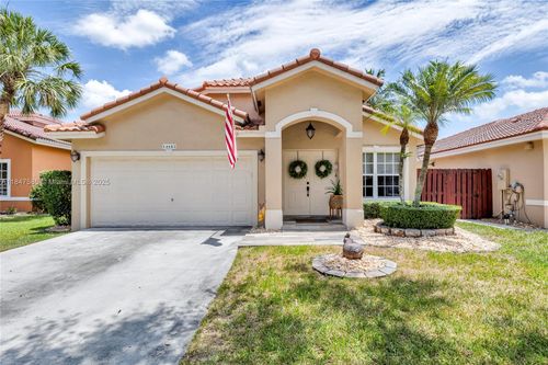 14682 Vista Luna Dr, Davie, FL, 33325-6925 | Card Image