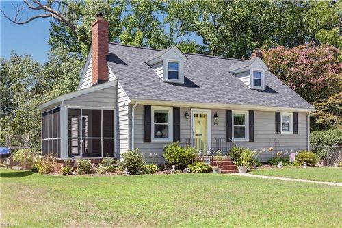 125 Wythe Crescent Dr, Hampton, VA, 23661-3102 | Card Image