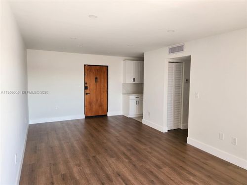 apt-410-295 Nw 72nd Ave, Miami, FL, 33126-4393 | Card Image