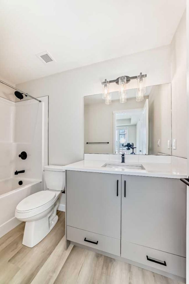 212 - 660 Shawnee Square Sw, Condo with 2 bedrooms, 2 bathrooms and 1 parking in Calgary AB | Image 18