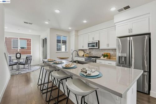 29322 Hub Ln, Hayward, CA, 94544 | Card Image