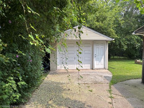 12022 Beech Daly Rd, Redford, MI, 48239-2430 | Card Image
