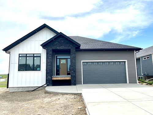 131 Westview Dr, Nanton, AB, T0L1R0 | Card Image