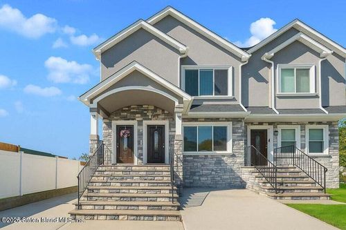 109 Gower St, Staten Island, NY, 10314-4052 | Card Image