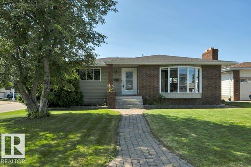 6960 21 Ave Nw, Edmonton, AB, T6K2H4 | Card Image