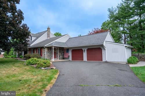1397 Edgeview St, EAST GREENVILLE, PA, 18041-1105 | Card Image