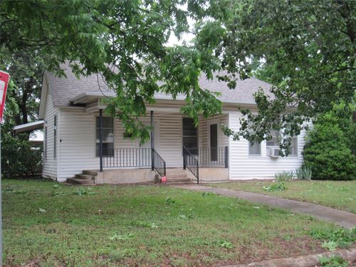 101 E Murray St, Denison, TX, 75021-6623 | Card Image