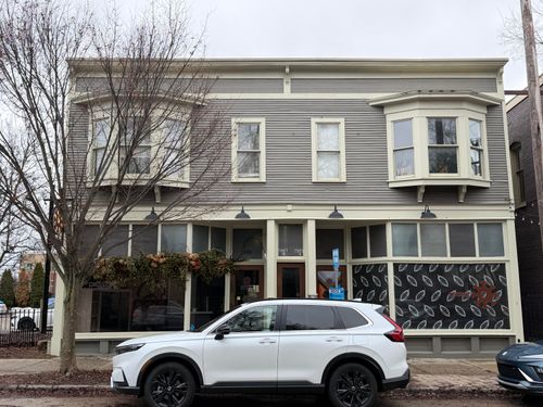 638 Wealthy St Se, Grand Rapids, MI, 49503-5447 | Card Image