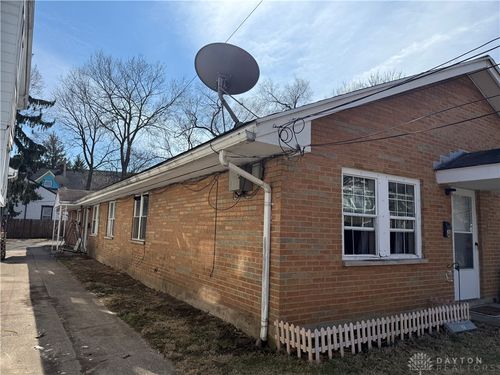 70 Park Dr, Dayton, OH, 45410-1325 | Card Image