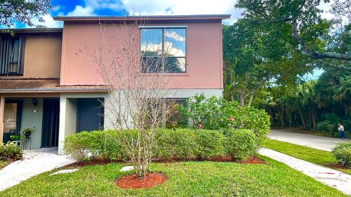 501 Sandtree Dr, Palm Beach Gardens, FL, 33403-1518 | Card Image
