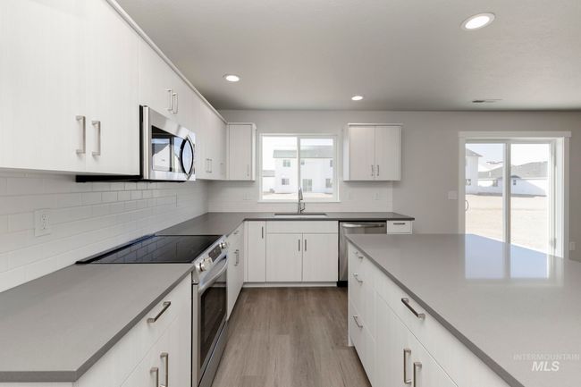 5289 E Grizzly St, House other with 4 bedrooms, 3 bathrooms and 3 parking in Nampa ID | Image 5