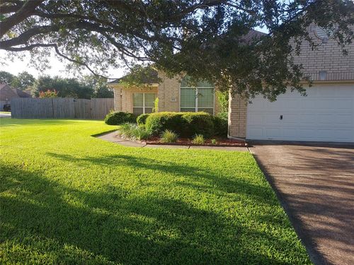 901 S S Belle Drive, Angleton, TX, 77515 | Card Image