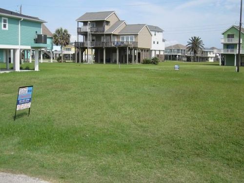 11 Verano Dr, Galveston, TX, 77554-2206 | Card Image