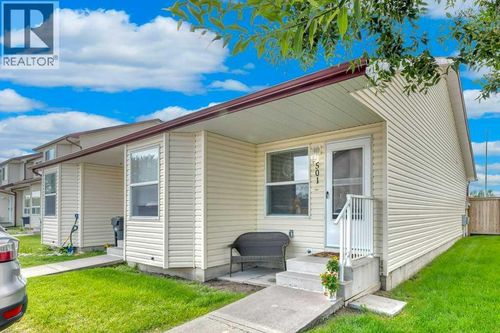 501 Eagleview Pl Nw, High River, AB, T1V1Y6 | Card Image