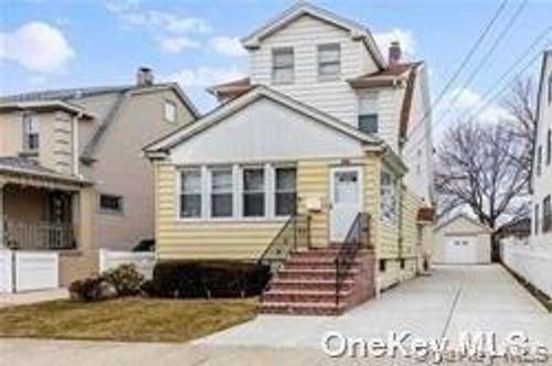 5 Sapir St, Valley Stream, NY, 11580-3907 | Card Image