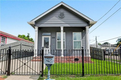 936 6th St, Gretna, LA, 70053-6012 | Card Image