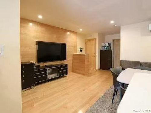 50 46th St, Woodside, NY, 11377 | Card Image