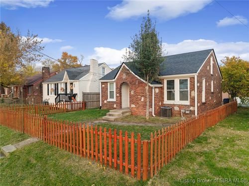 128 N Randolph Ave, Clarksville, IN, 47129-2761 | Card Image