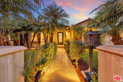 326 N Doheny Dr, Beverly Hills, CA, 90211-1622 | Card Image