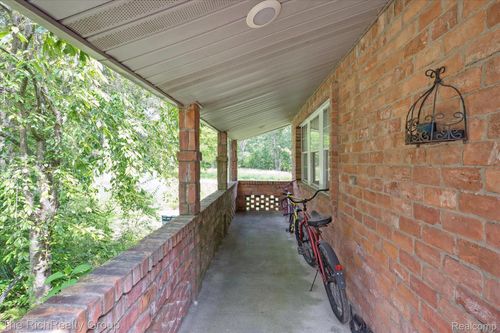 39635 Lotzford Rd, Canton, MI, 48187-4314 | Card Image