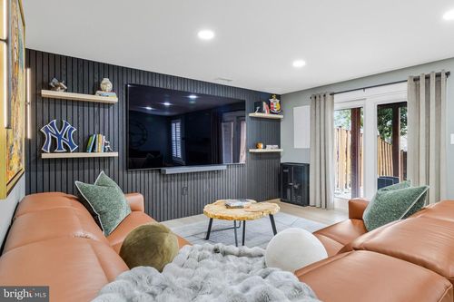 7406 Roudsby Ct, ALEXANDRIA, VA, 22315-5282 | Card Image