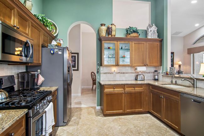 368 Nw Springview Loop, House other with 3 bedrooms, 2 bathrooms and null parking in Port St. Lucie FL | Image 9