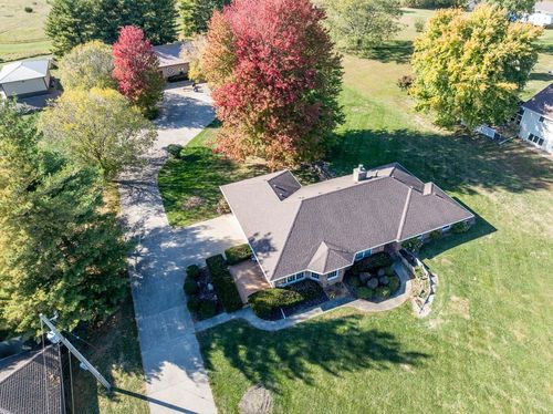 554 Ne 80th St, Pleasant Hill, IA, 50327-8039 | Card Image